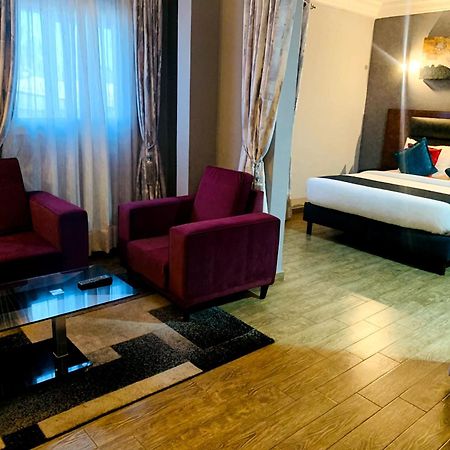 Yaoundé La Rochelle Hotel מראה חיצוני תמונה