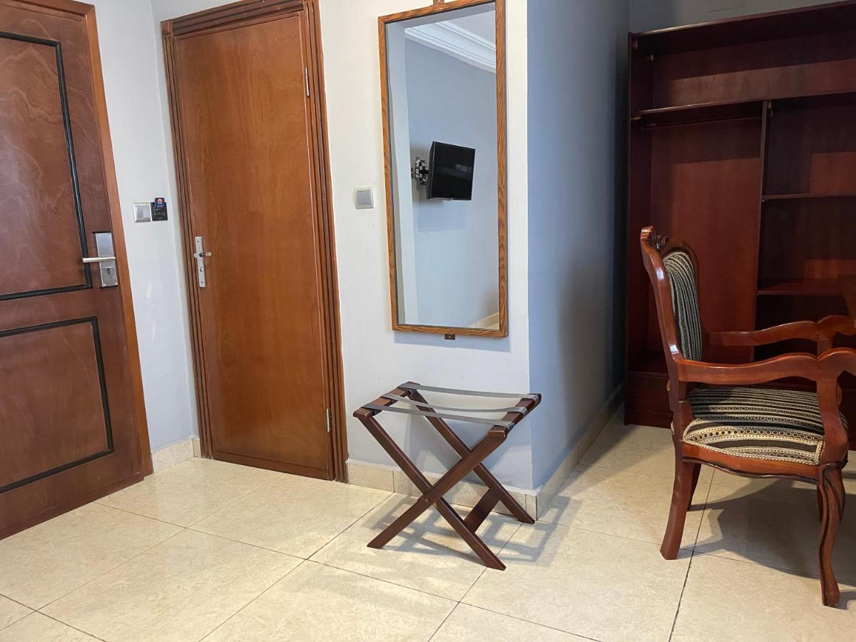 Yaoundé La Rochelle Hotel מראה חיצוני תמונה