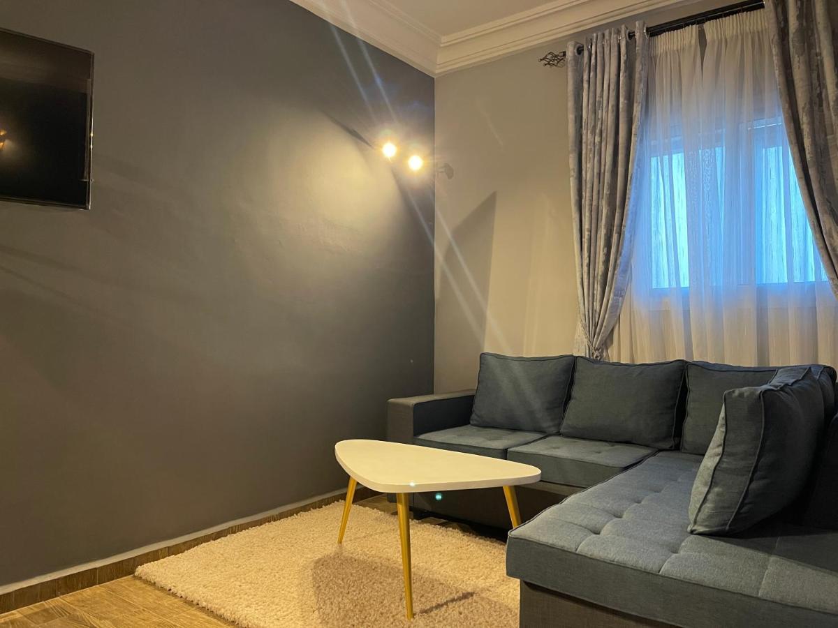 Yaoundé La Rochelle Hotel מראה חיצוני תמונה