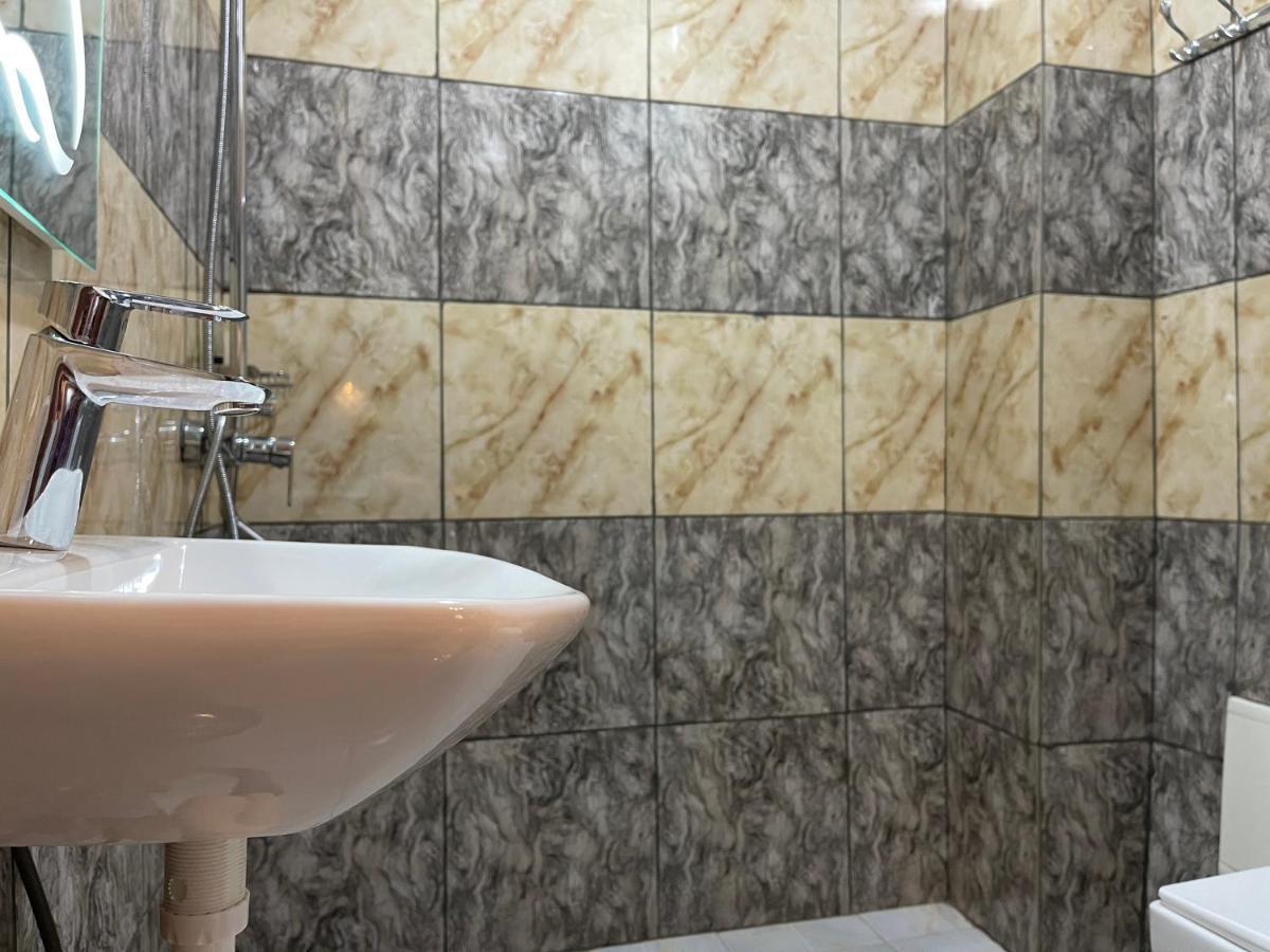 Yaoundé La Rochelle Hotel מראה חיצוני תמונה