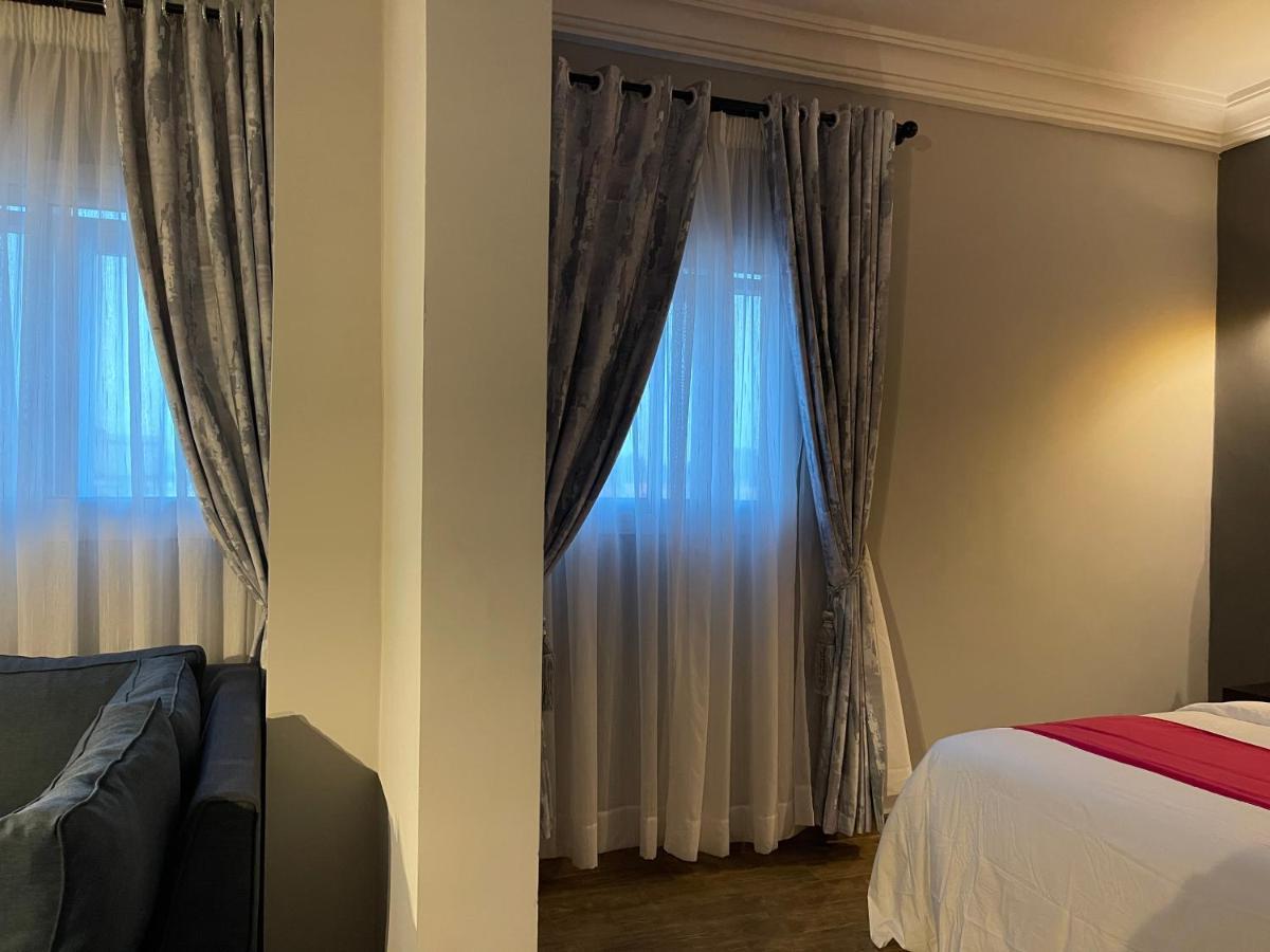 Yaoundé La Rochelle Hotel מראה חיצוני תמונה
