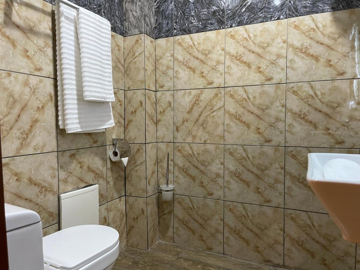 Yaoundé La Rochelle Hotel מראה חיצוני תמונה
