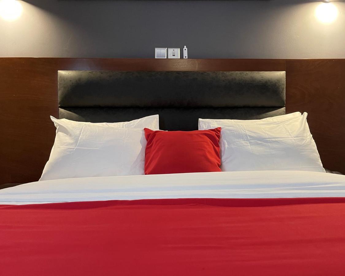 Yaoundé La Rochelle Hotel מראה חיצוני תמונה