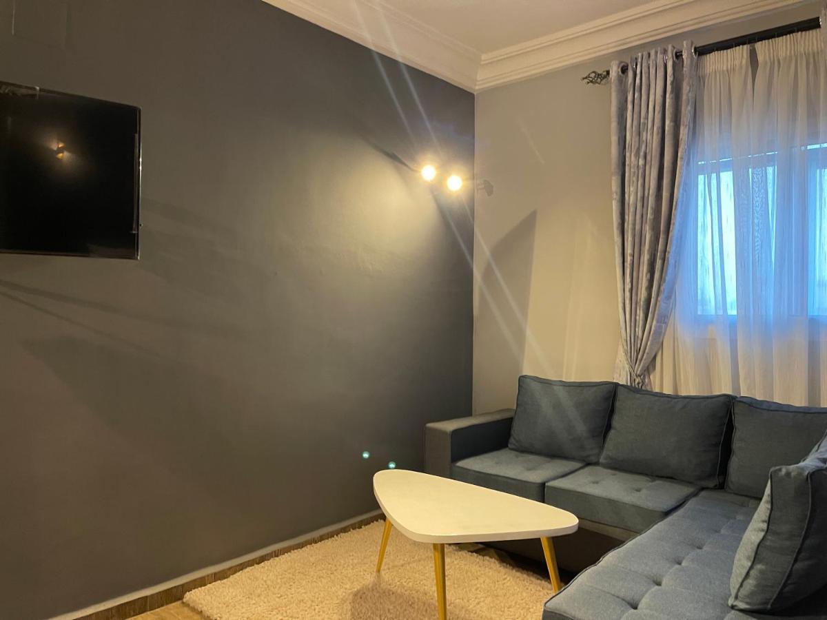 Yaoundé La Rochelle Hotel מראה חיצוני תמונה