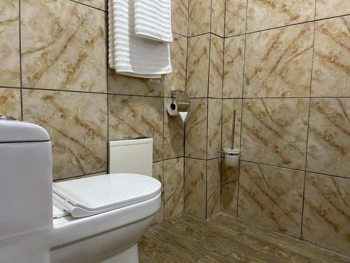 Yaoundé La Rochelle Hotel מראה חיצוני תמונה