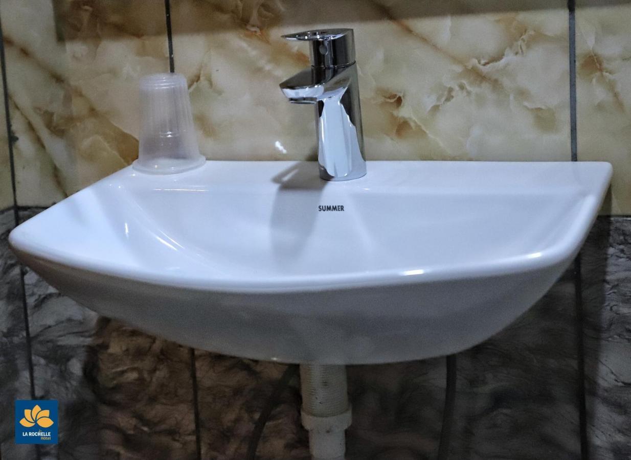 Yaoundé La Rochelle Hotel מראה חיצוני תמונה