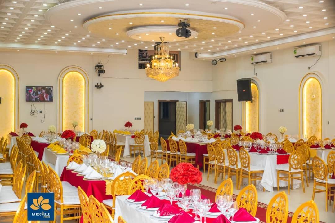 Yaoundé La Rochelle Hotel מראה חיצוני תמונה