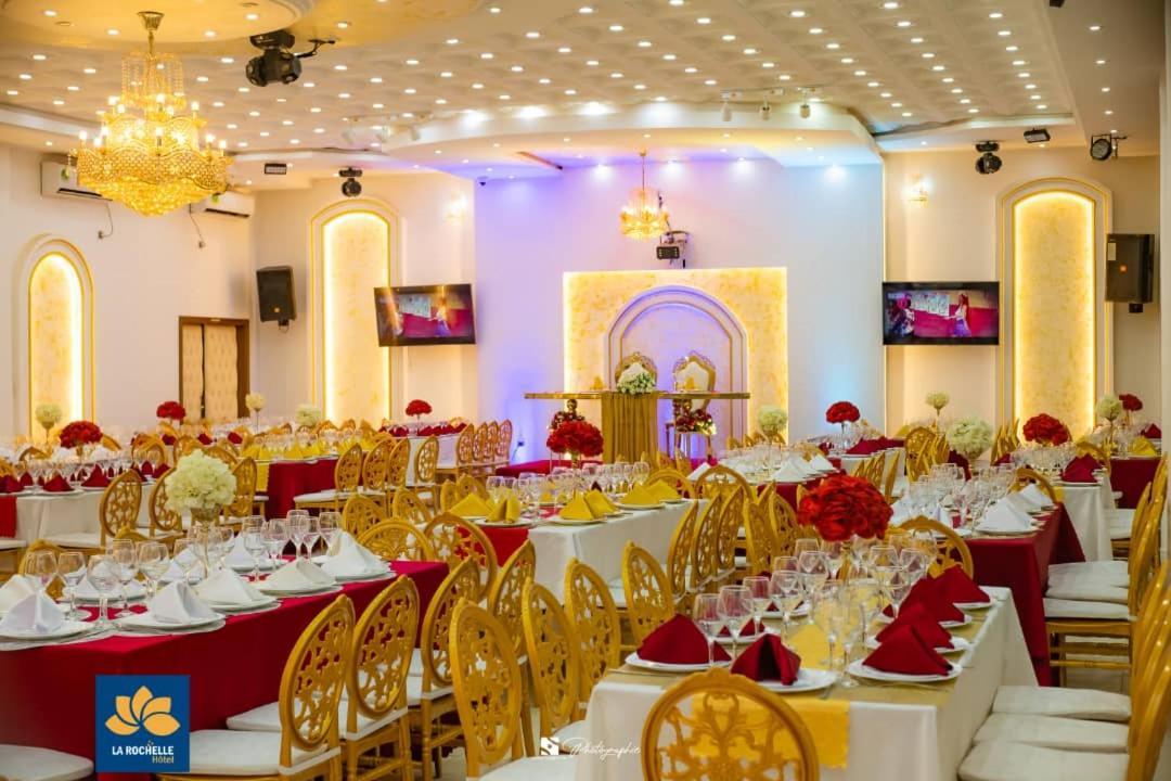 Yaoundé La Rochelle Hotel מראה חיצוני תמונה