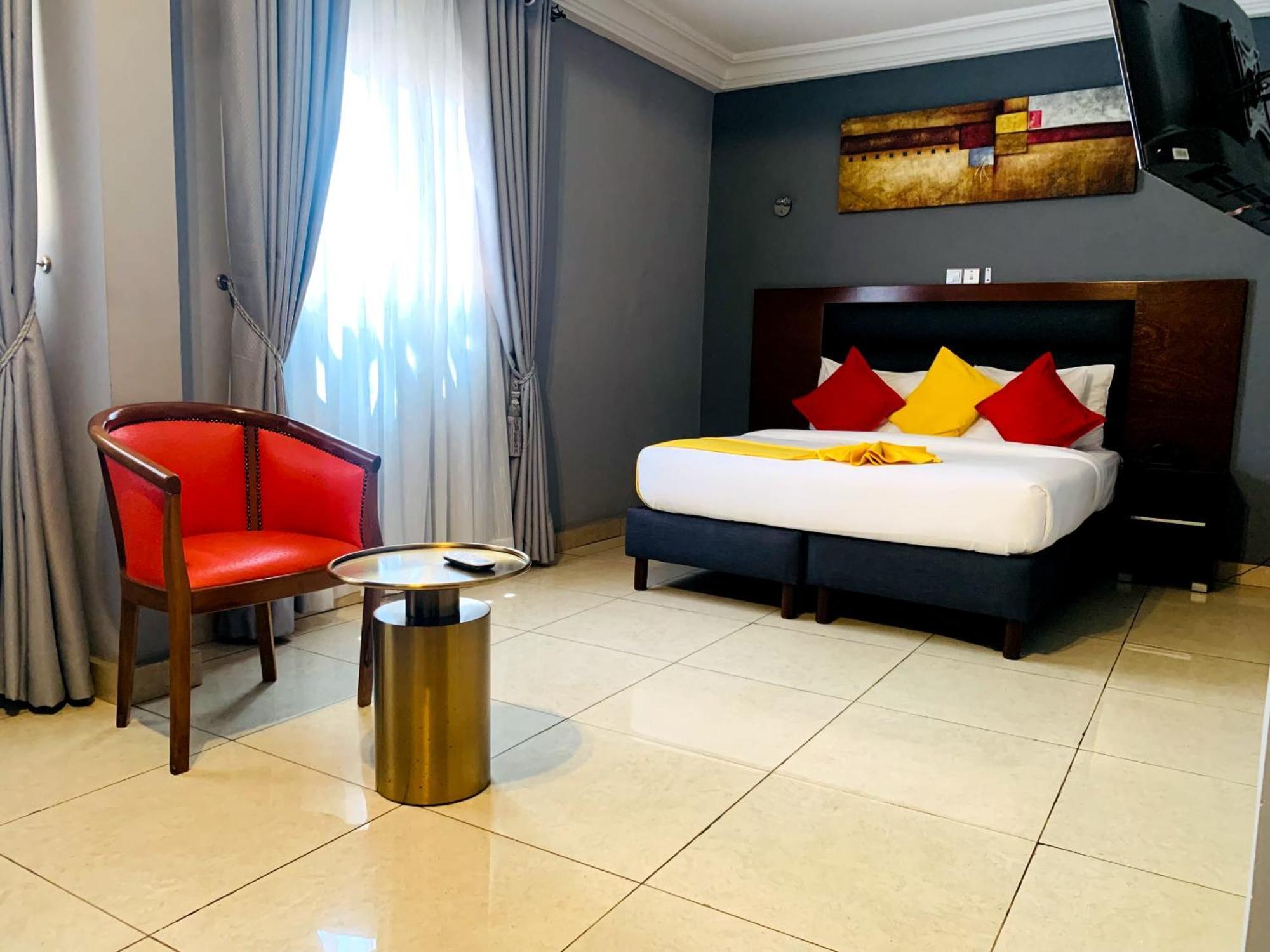 Yaoundé La Rochelle Hotel מראה חיצוני תמונה